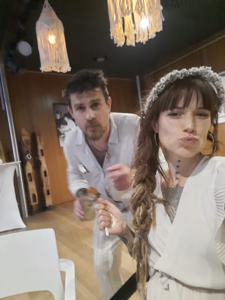 Mache/macht ein Foto von dem besten Tänzer beim Tanzen!